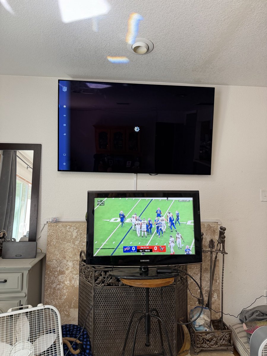 lower8m's tweet photo. @NFLPlus of course on day 1 your app is down https://t.co/9MNEXZM1nO