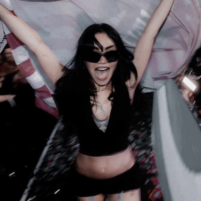 RevengeIsHer's tweet photo. the baddest bitches are** in la. https://t.co/VhAgRdNamA