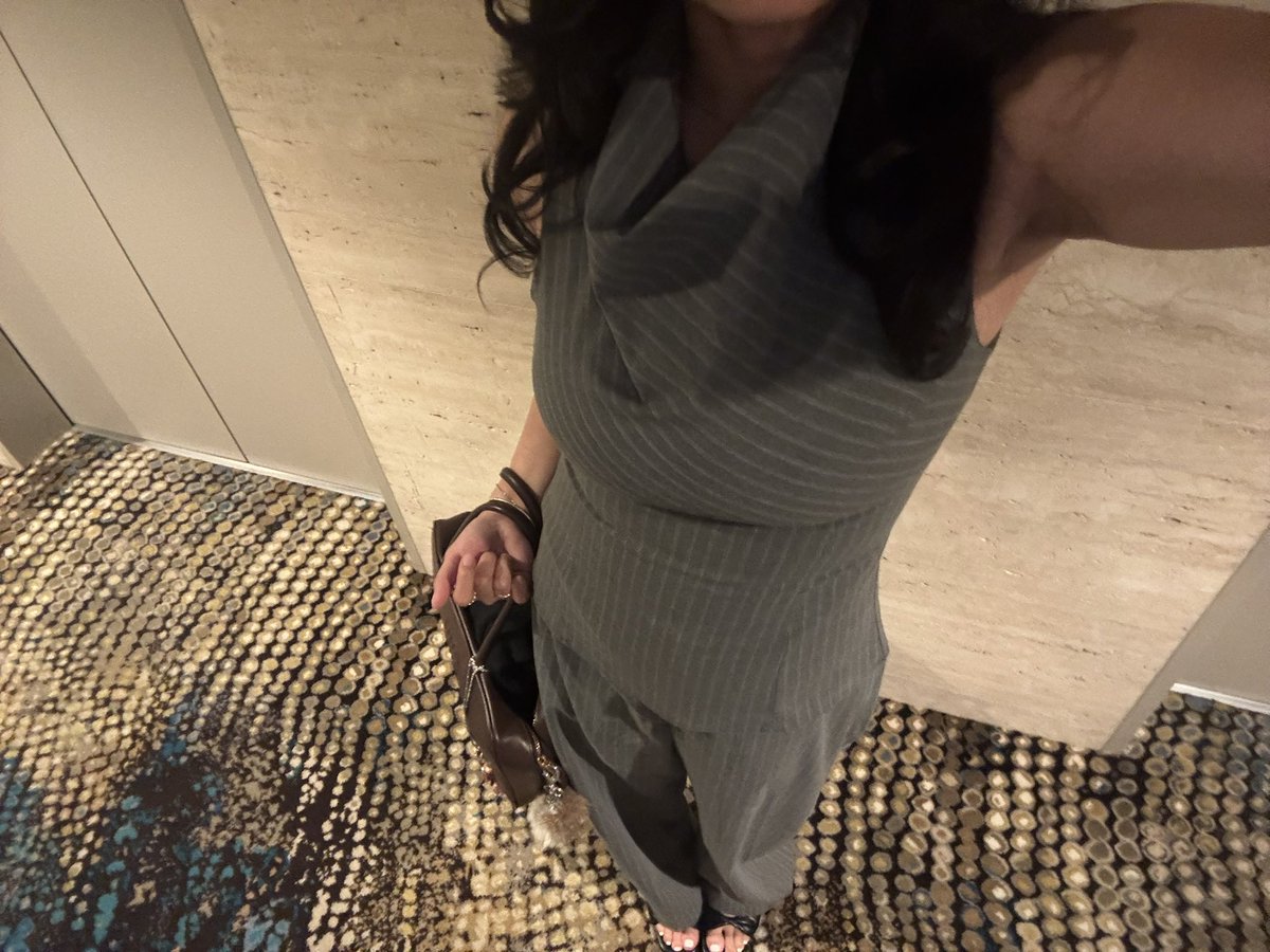 dreawiii's tweet photo. little scientist all grow up :) i’m so grateful for the opportunity to represent my hospital for the national conference https://t.co/pJ7FkaYNdP
