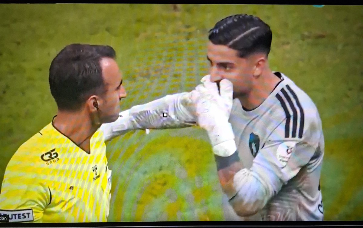 Slh_Hrl's tweet photo. Birisi bana anlatabilir mi bu nedir?
Hani ağız kapanmayacak @TFF_Org? https://t.co/CRyuQ0l3aI