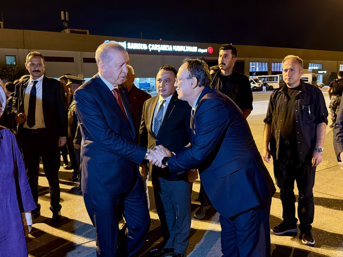 ilyastopsakal's tweet photo. Açılış programları için şehrimize teşrif eden Cumhurbaşkanımız Sayın Recep Tayyip Erdoğan’ı uğurladık.

Samsunumuza kazandırılan eser ve yatırımların gururunu yaşadığımız bu anlamlı program vesilesiyle Sayın Cumhurbaşkanımıza teşekkürlerimizi sunuyorum.

@RTErdogan https://t.co/A0h9ZhJbNM