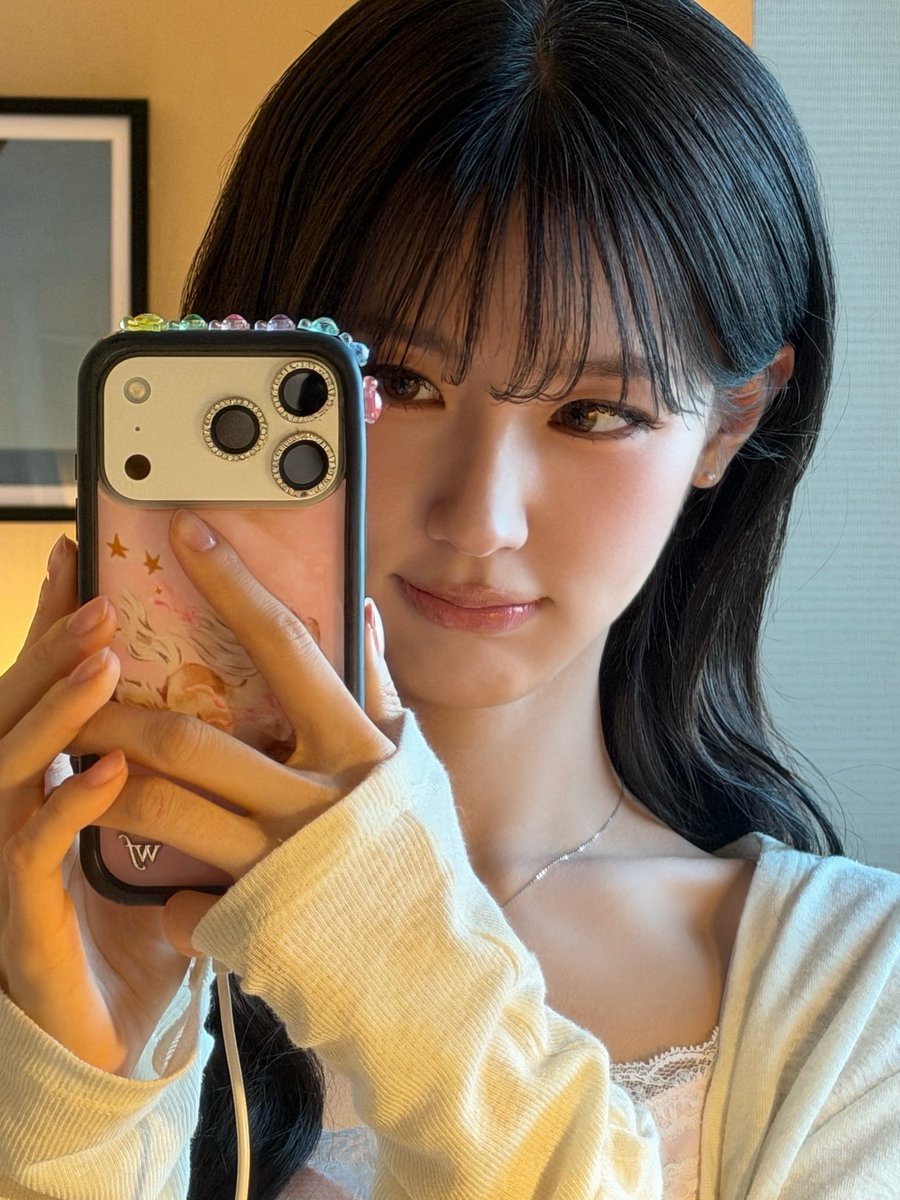 miyeonnews's tweet photo. #MIYEON says she’s been working hard to prepare for Bitch x Rich Season 3, calling it "a new challenge" for her.

She shared that because she’ll be working alongside a large cast and crew, rather than alone, she wants to do her best and not let anyone down.

#미연 #曺薇娟 #ミヨン https://t.co/Kh8AulYwD4