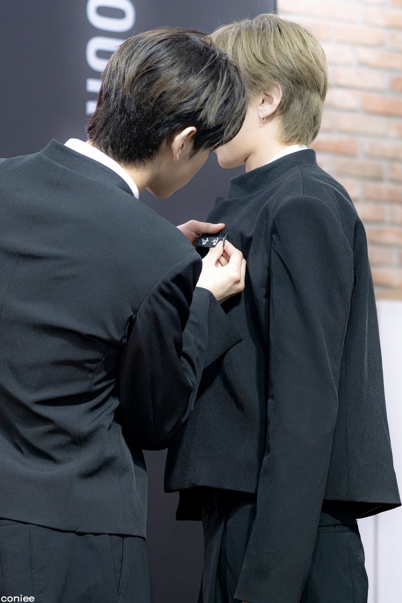 coniee0419's tweet photo. 도규나생일추카해따랑해
#82MAJOR #김도균 #DOGYUN https://t.co/3S06ahDMPQ