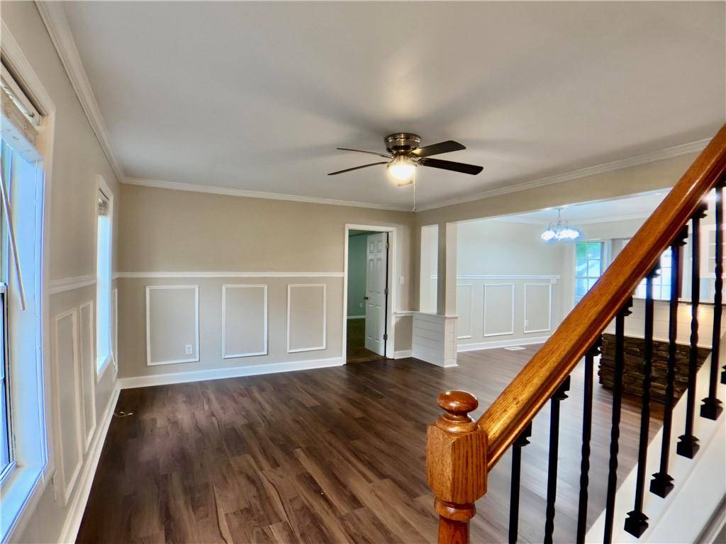 HandsOnRealty's tweet photo. Historic College Park living with room to grow! ✨

5 beds, 3.5 baths, 3,079 sq ft plus a private studio/ADU and quick access to the airport, dining &amp; MARTA.

See 3225 Harris Dr: https://t.co/pemqP8G1z9

Email lonnie.hand@exprealty.com
#AtlantaRealEstate https://t.co/uBHB82rl6q