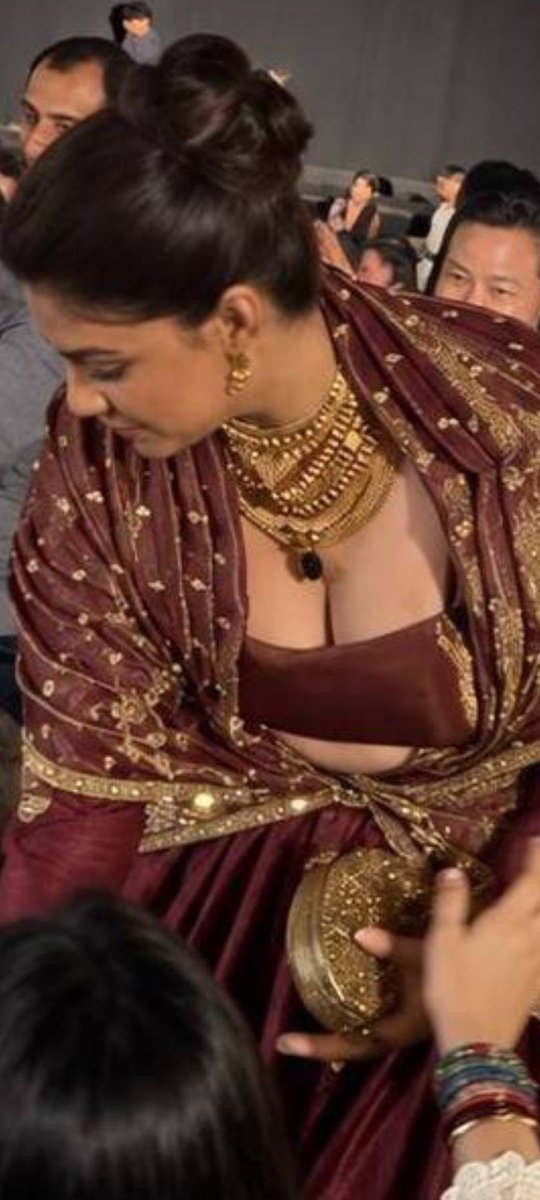 Filmybw's tweet photo. #KeerthySuresh https://t.co/GTZl2Texb2