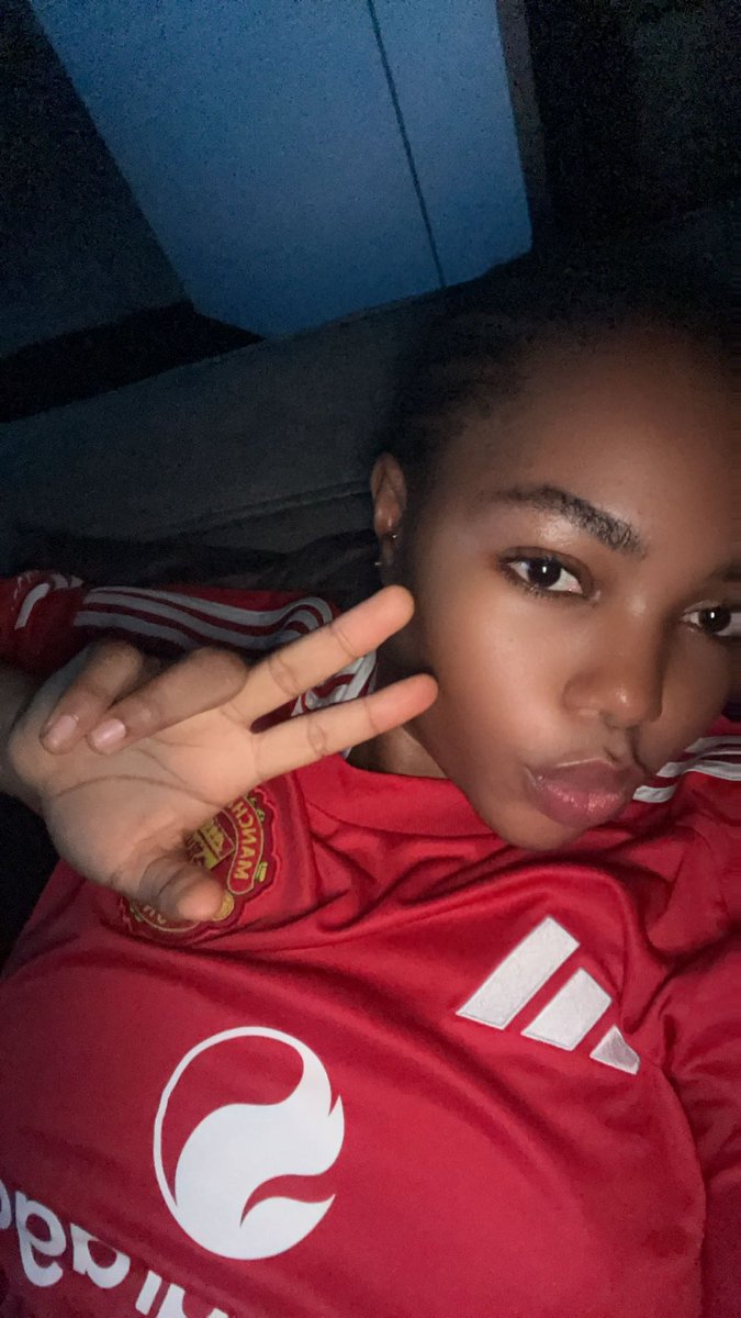 FunmiXo__'s tweet photo. MANCHESTER UNITED CLUB!!!!🥹😭 https://t.co/KQSPGjMCqD