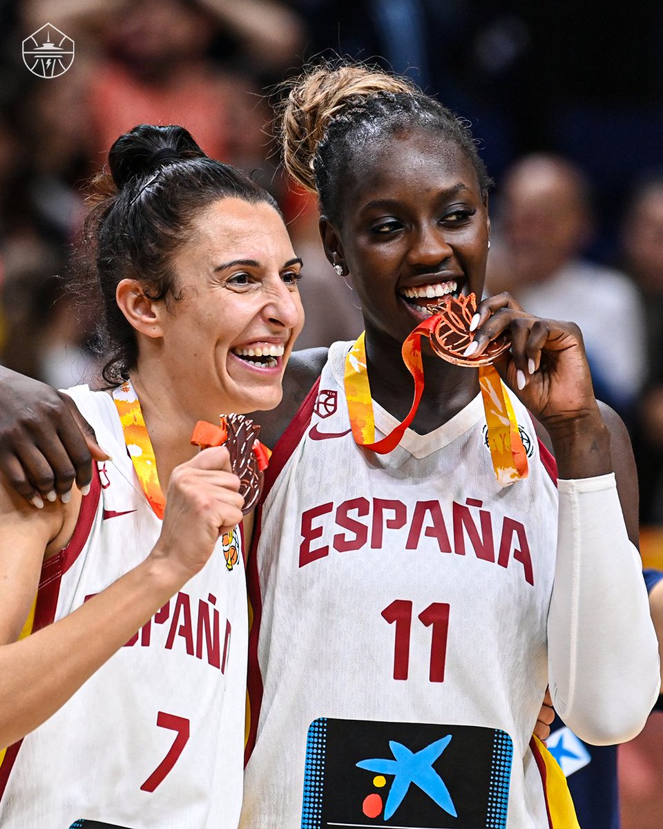 seattlestorm's tweet photo. VAMOS!!! 🥉🥳😤 https://t.co/omJEWVtgVS