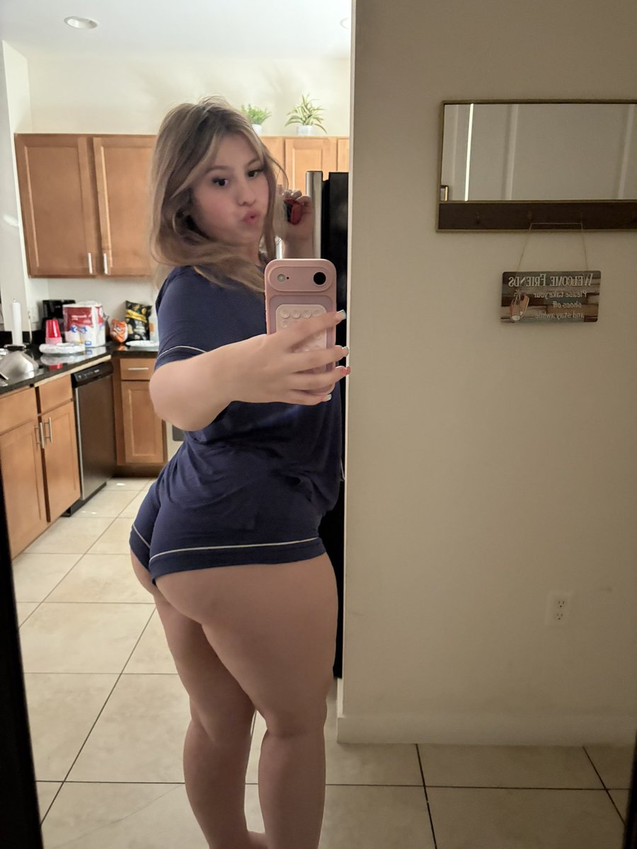 Shesothickk's tweet photo. @DaegmYoung 😝💦 https://t.co/vjT1c8qr3I