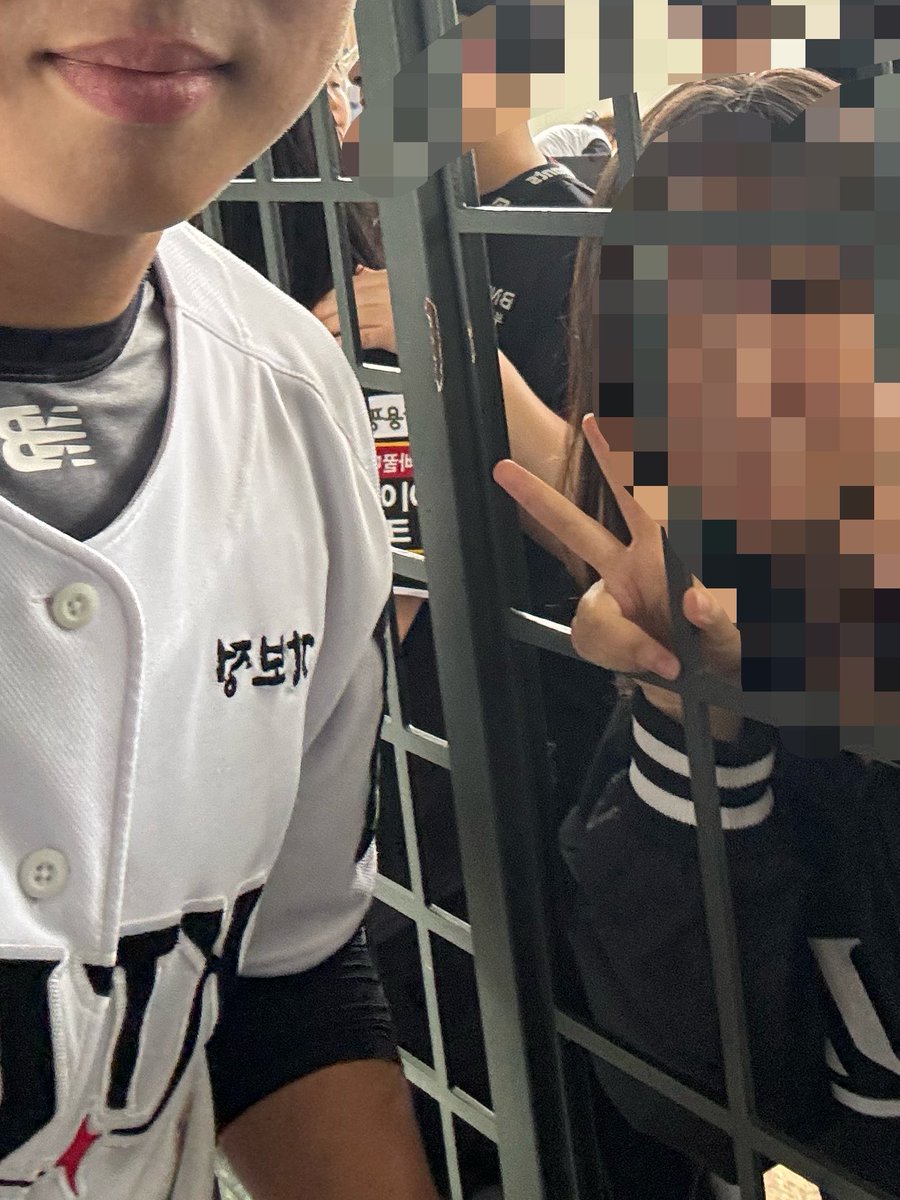 g1een3e's tweet photo. 가지마 ㅠ.ㅠ https://t.co/cfIsJYnyqL