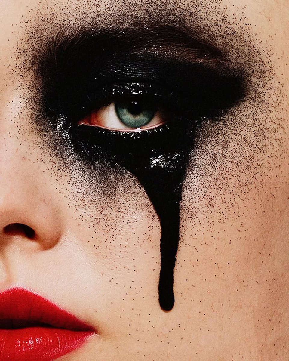 LuisPako's tweet photo. Mascara. For those asking in comments, this is from the series The Dirty side of Glamour. The image was shot in 2011 and first displayed at my gallery in London in 2012. https://t.co/iNedUB80Oa