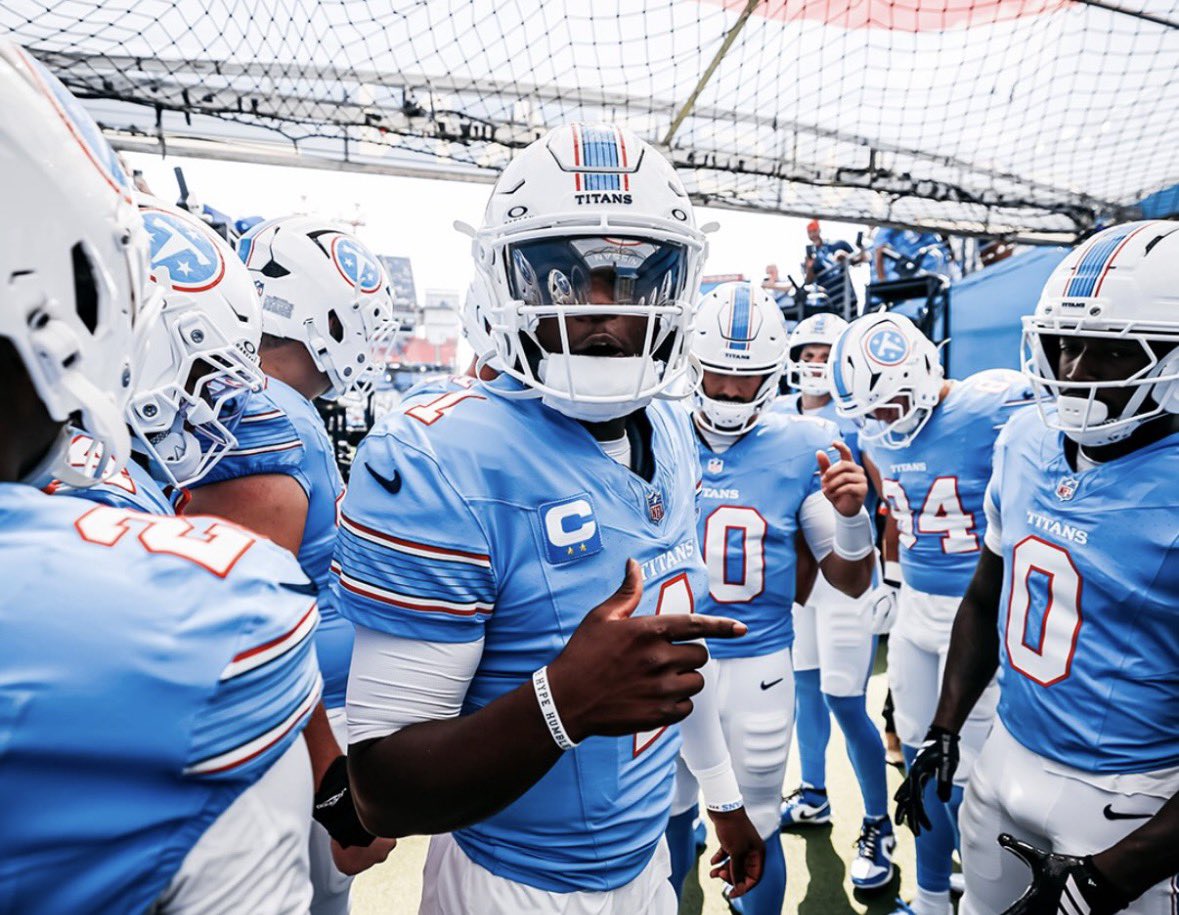 UNISWAG's tweet photo. The new threads for the @Titans hit the field.

#uniswag https://t.co/a45vtnuLVO