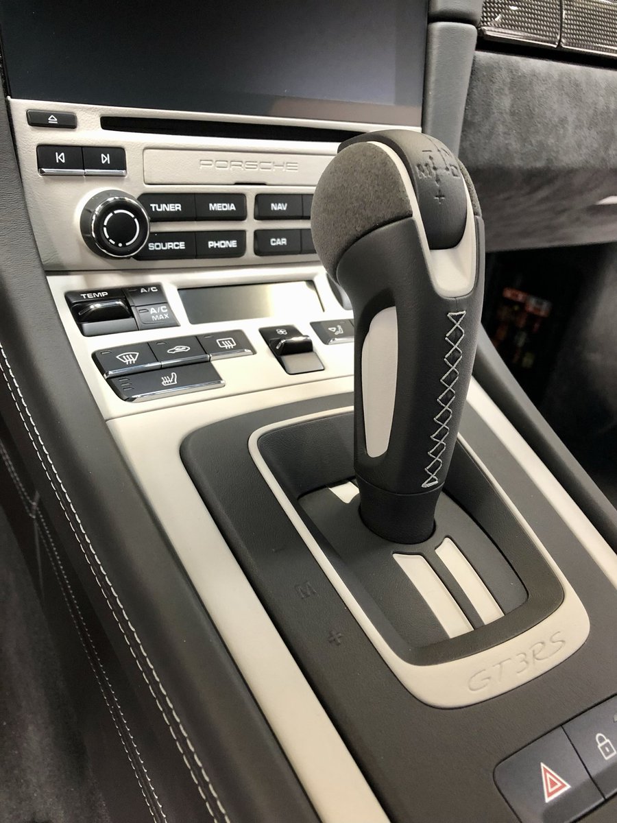 orkhankiloglu's tweet photo. @ExitLiqCapital Btw Im actually a master saddler from Germany specialized in Porsche interiors and high end cars now living in the Bay Area. I see you got Alcantara dash that’s fire. Also did a couple weissach gt3 projects recently. If you’re into refining your interior lmk man much love https://t.co/bGW6FLuhwn