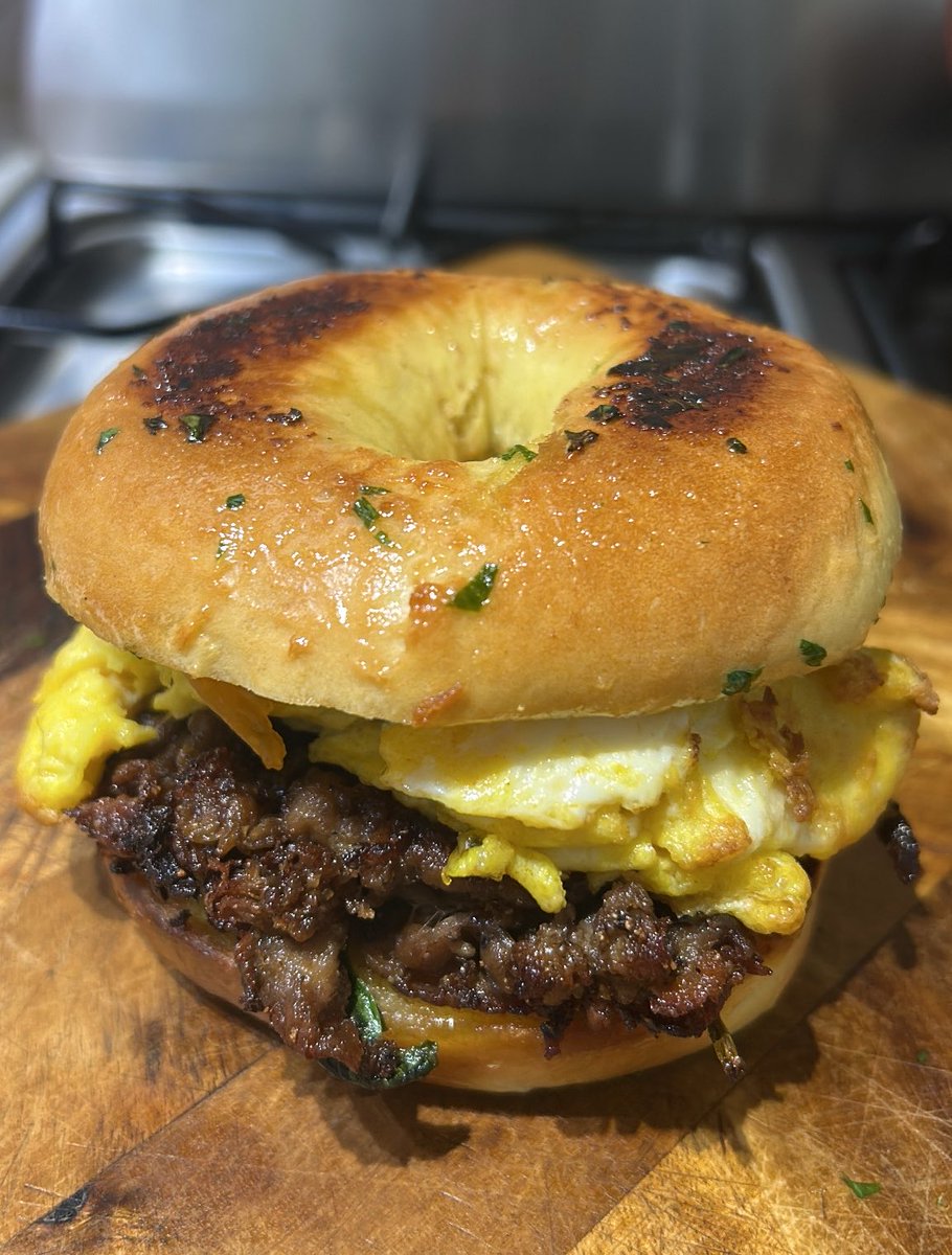 thetrillgent's tweet photo. the breakfast sandwich I made today. https://t.co/FoD8pLv5r2