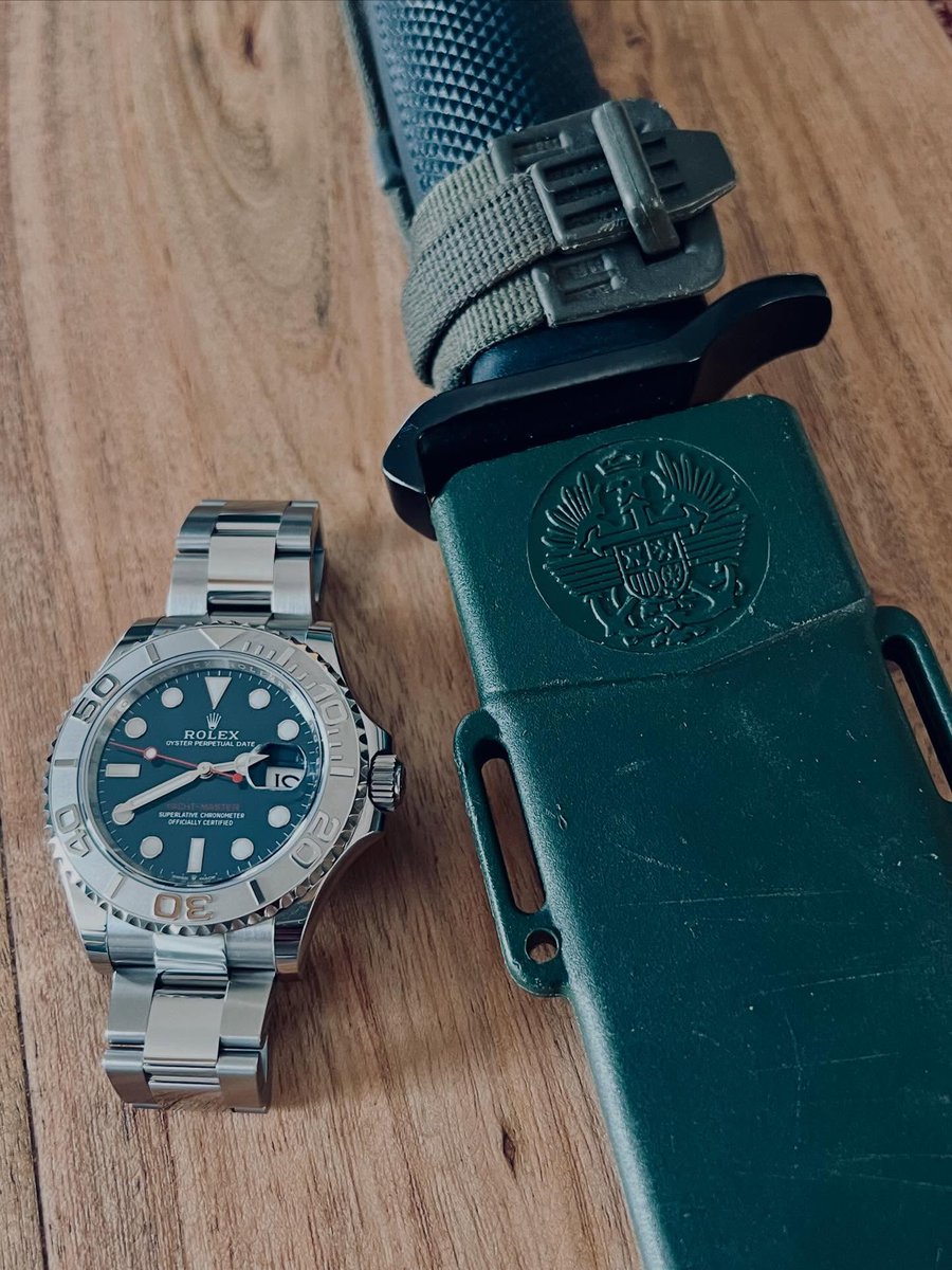 StuartDebaim's tweet photo. Cuchillo De Monte Aitor, issued to the Spanish military and bearing the Army’s armorial. Not discreet or easy to carry, but one of the toughest and most striking survival knives for the outdoors. Rolex Yacht-Master 40 Blue in Oystersteel and https://t.co/t1BF8xz62V