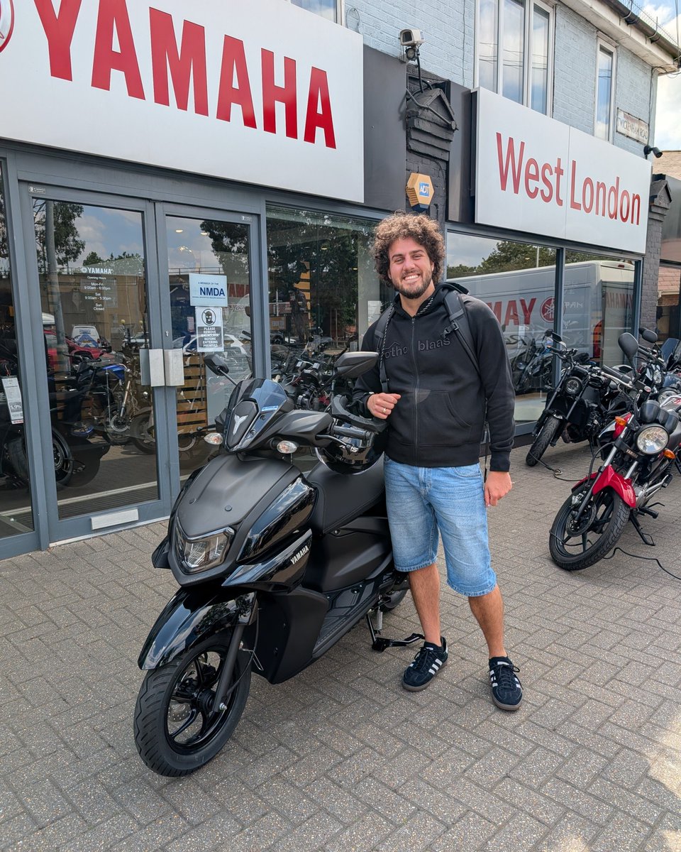 LeticiaNeitz's tweet photo. Big thank you to Alessandro on picking up his first bike in the UK. This fantastic Yamaha RayZR will make commuting and getting around much easier. Enjoy the rides! https://t.co/LL81BHYKrQ