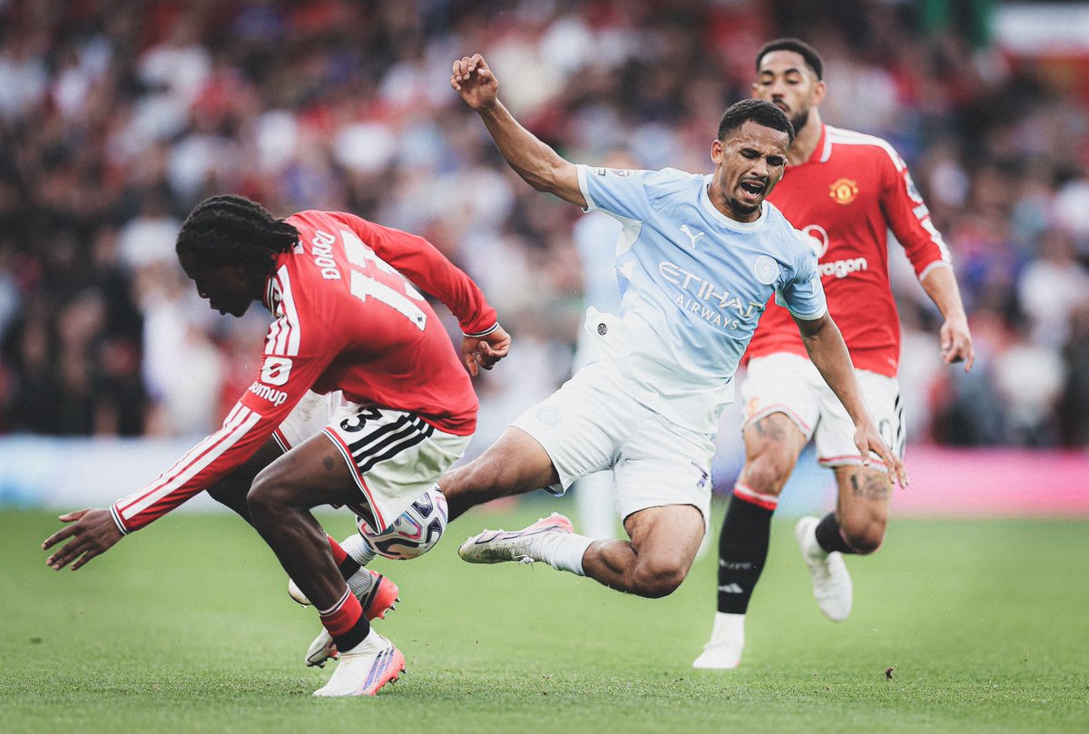ActuFootAfrique's tweet photo. 🚨 Iliman Ndiaye en 𝙐𝙉𝙀 𝙈𝙄-𝙏𝙀𝙈𝙋𝙎 face à Manchester United ! 🇸🇳🤩🩵

▫️3 dribbles réussis (𝗿𝗲𝗰𝗼𝗿𝗱 𝗱𝘂 𝗺𝗮𝘁𝗰𝗵)
▫️5 fautes subies
▫️9 duels gagnés 
▫️6 récupérations. https://t.co/IzKgbVh9rs