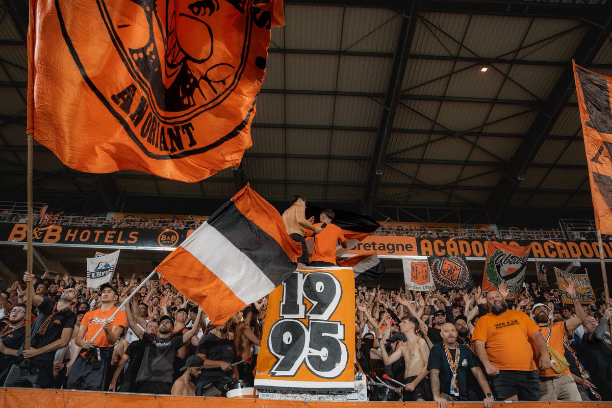 tony_esnault's tweet photo. Je vous aime 🧡

C’est juste beau, ce que j’ai vécu pendant 5 saisons avec vous !
L’amour, le soutien que vous m’avez apporté chaque week-end et hier… Hier, j’ai reçu tellement et voir les Ultras de ma ville, de mon club entonner mon prénom, wow, je n’oublierai rien. Merci 🧡 https://t.co/yUk6ietgsR