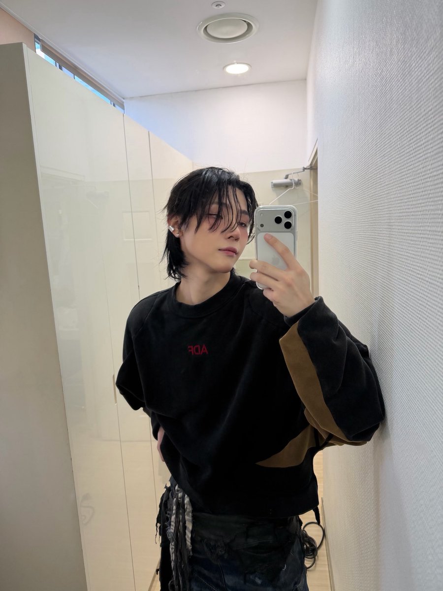 ANDTEAM_trad's tweet photo. [260914] #NICHOLAS 🌟 weverse post 

🍓: “🥴🥴”

#andTEAM #andTEAM_NICHOLAS https://t.co/MZc4RFZZgj
