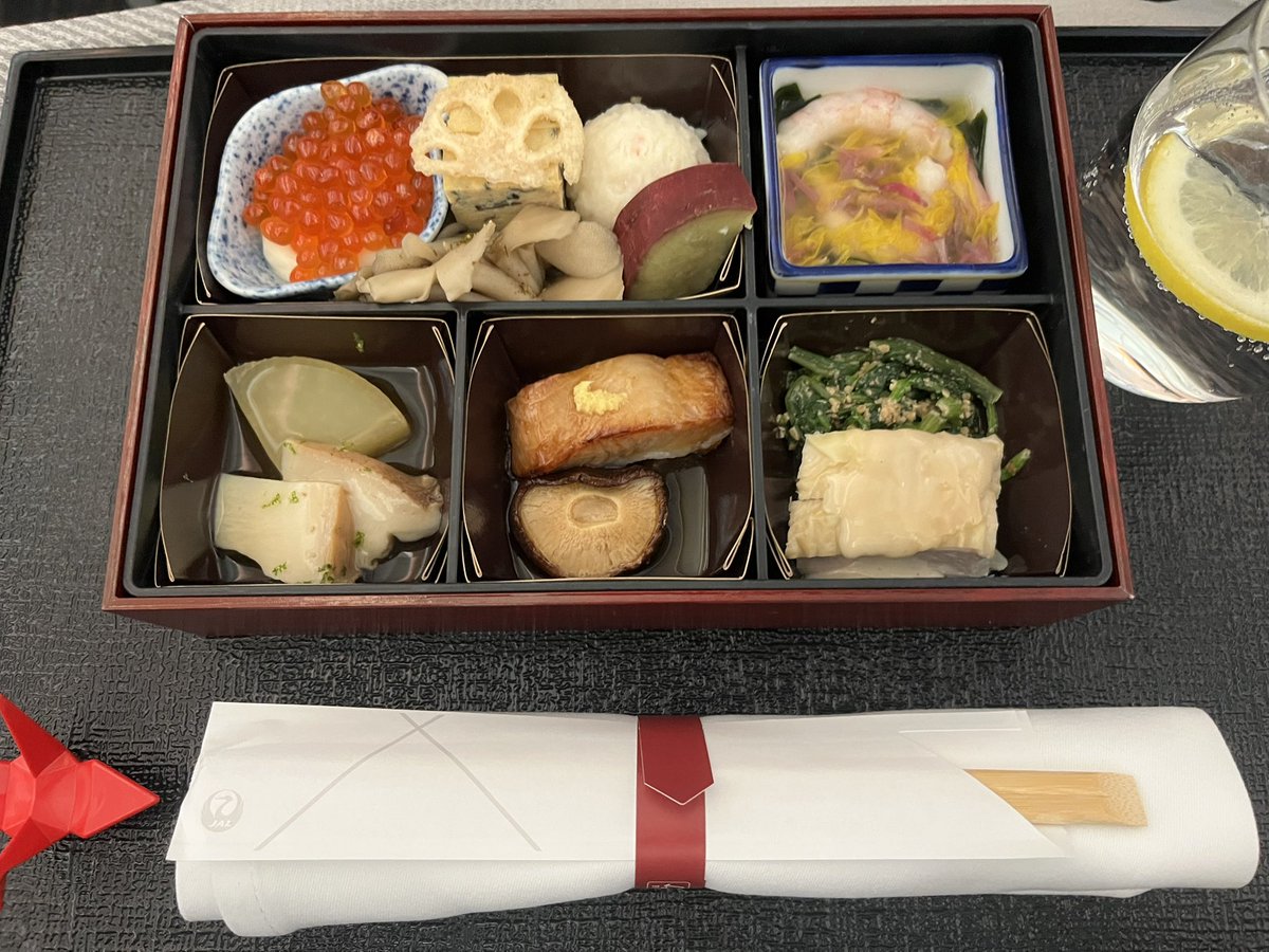 chocoJGC328's tweet photo. 成田→シカゴ✈️ビジネスクラス
大満足のフライトでした🈵❤️🥰

#JAL https://t.co/kNmXjpXSix