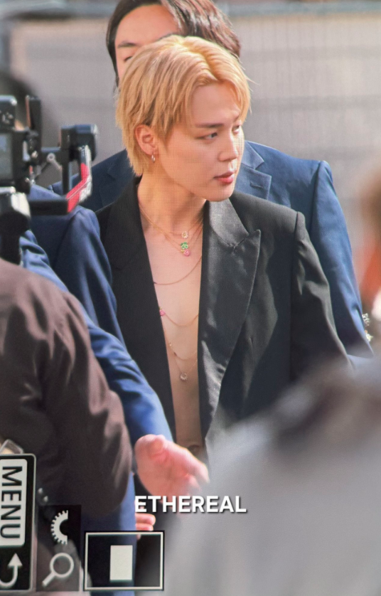 AboutMusicYT's tweet photo. Jimin of BTS at the Dior Fashion Show, one year ago today. https://t.co/cWzxA0PJFD