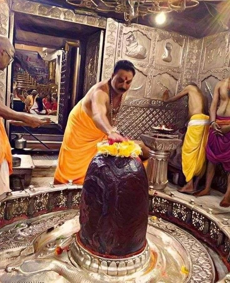 Principalsahab's tweet photo. जय श्री महाकालेश्वर ज्योतिर्लिंग https://t.co/upm3rNH8yJ