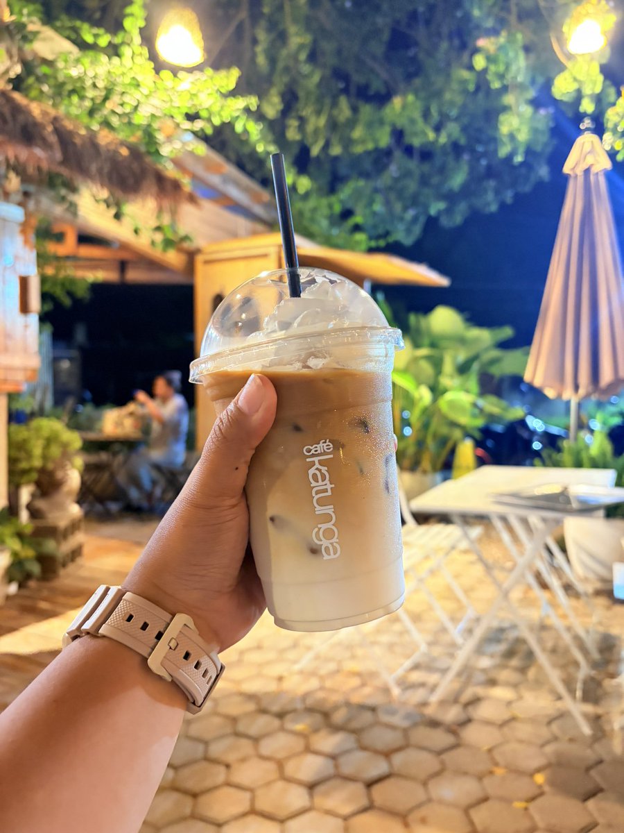 itsnotelsss's tweet photo. Pet-friendly cafe 😉 https://t.co/qMnj9eARyH