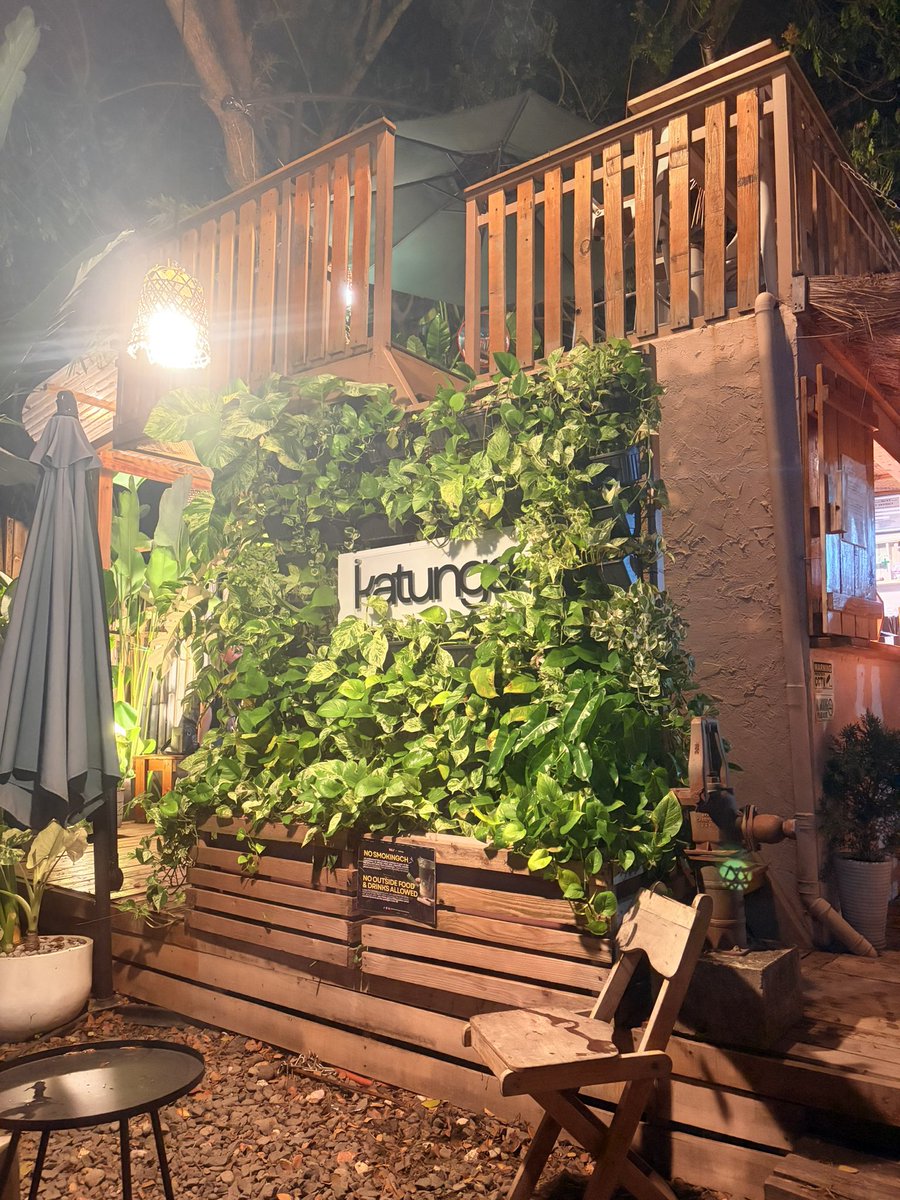 itsnotelsss's tweet photo. Pet-friendly cafe 😉 https://t.co/qMnj9eARyH