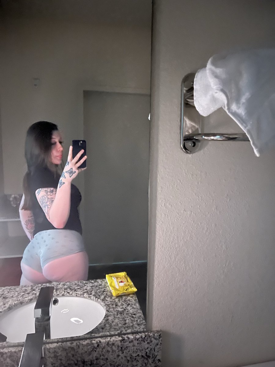 Jadeafterrdark's tweet photo. it’s jus so fatt 🖤
#nsfwtwt #nsfwㅤㅤ #pawg #latina #buyingcontent #sellingcontent #bbc https://t.co/MS56QgoJEi