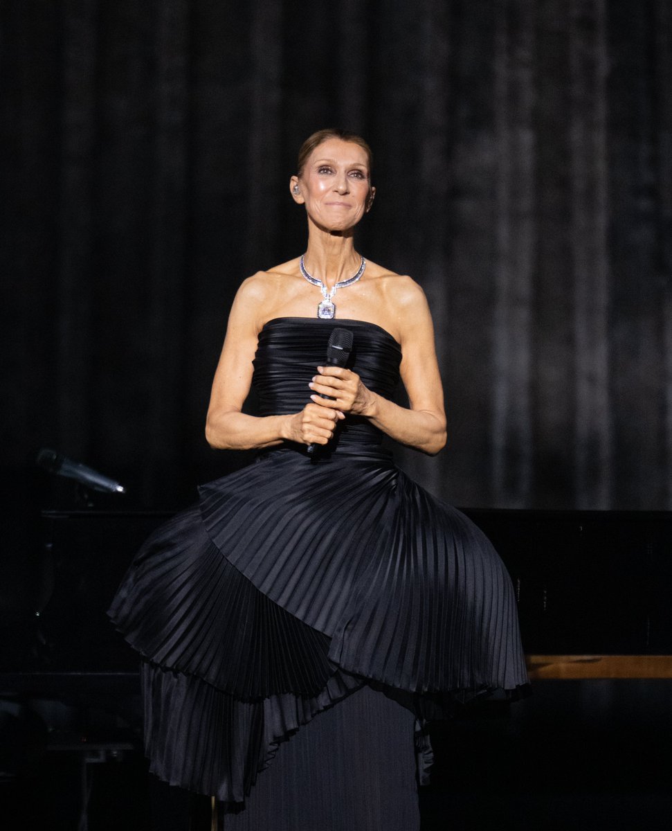 RollingStone's tweet photo. Welcome back to the stage, legend. @celinedion 🤍

📸 Samir Hussein/WireImage https://t.co/LDzSyYPGFb