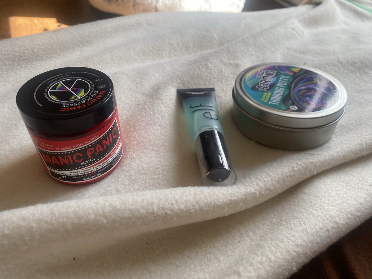 Demax9ni's tweet photo. Another small haul from Walmart #kleptotwt #cleptotwt #borrowtwt https://t.co/LH0XB46zLt