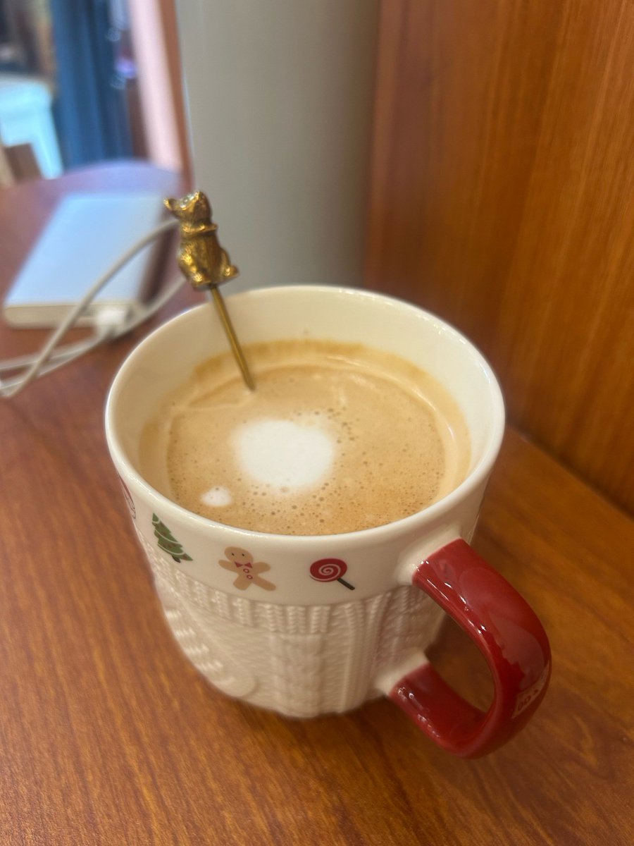 mornj739150's tweet photo. Tried the smart coffee mug that keeps your drink at perfect temp for 2hrs—game changer for my morning commute! No more lukewarm sips, just cozy, flavorful coffee the whole time.， https://t.co/V6MFr7VxjD