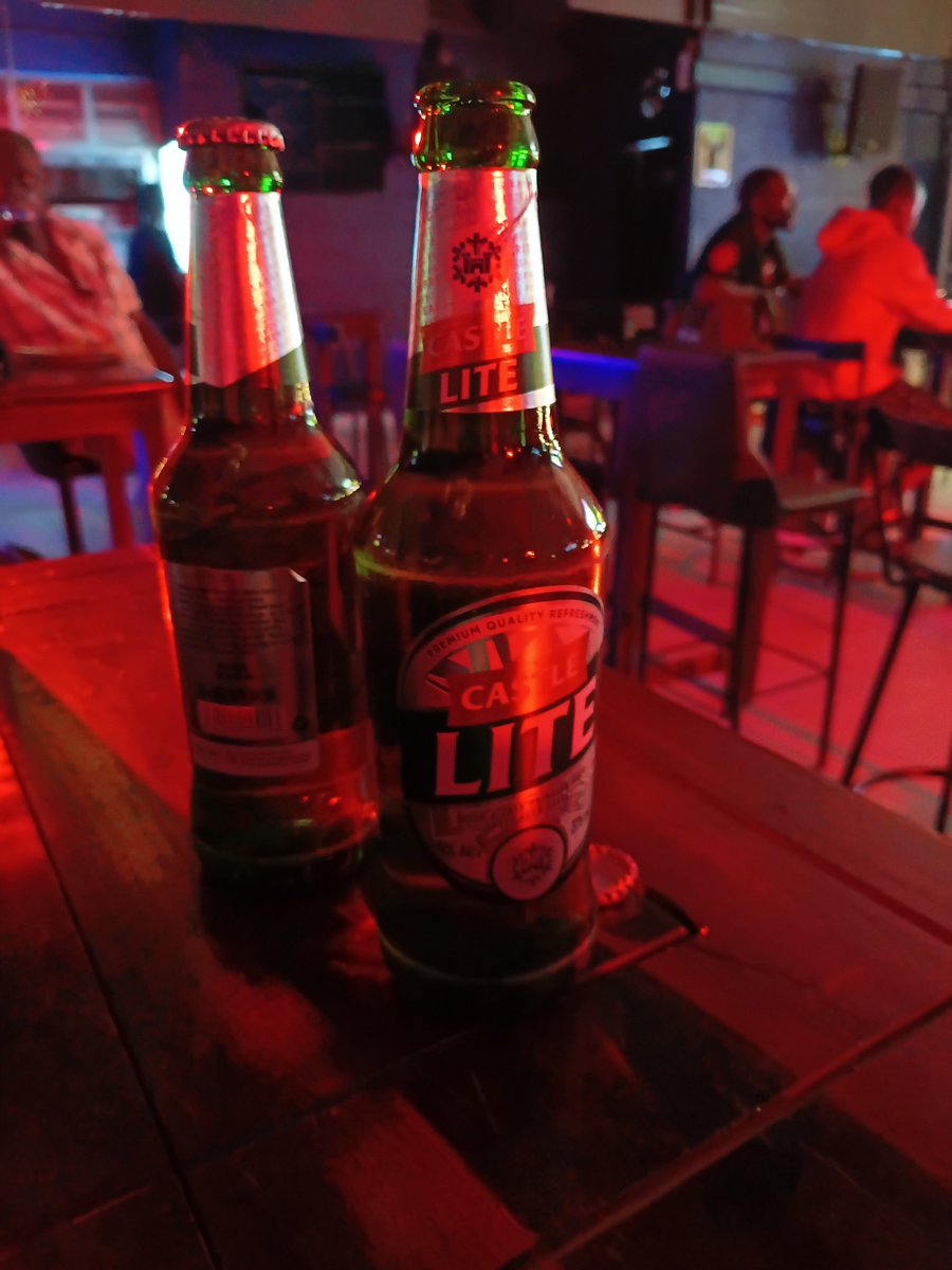 ssenyonjog's tweet photo. @zanvadi @SpiceDianaUg @CastleLiteUg Am doing castle because of @zanvadi influence

And its a nice one for a sunday evening like this https://t.co/D3wC2ZmqrJ
