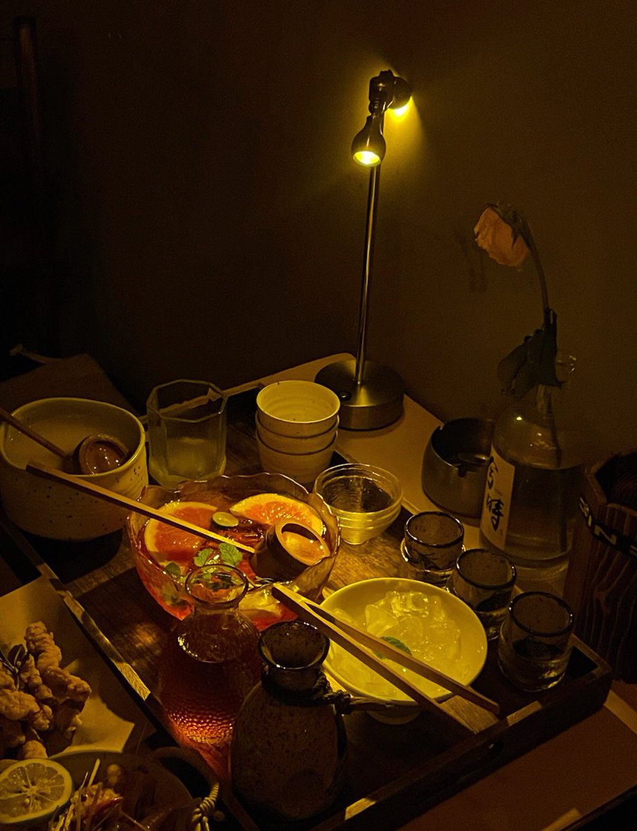 adrih189944's tweet photo. The late night stall’s warm miso soup is the only thing that makes this city’s cold, quiet after dark feel like home. https://t.co/jtOT0bmvT6