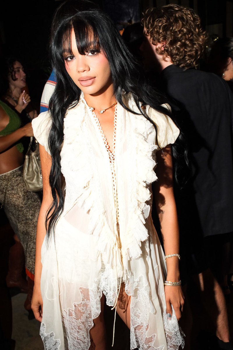 Cosmopolitan's tweet photo. Melanie, the gorgeous girl that you are... https://t.co/1aGZ64kTEj