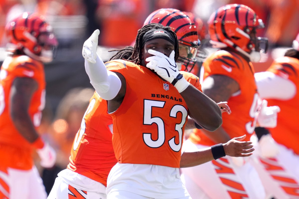 DKSports's tweet photo. The Bengals revamped defense through 3 drives:

3 Points Allowed 
2 Forced Fumbles 
2 Sacks 
1 TD https://t.co/3ZCv2ajf5P