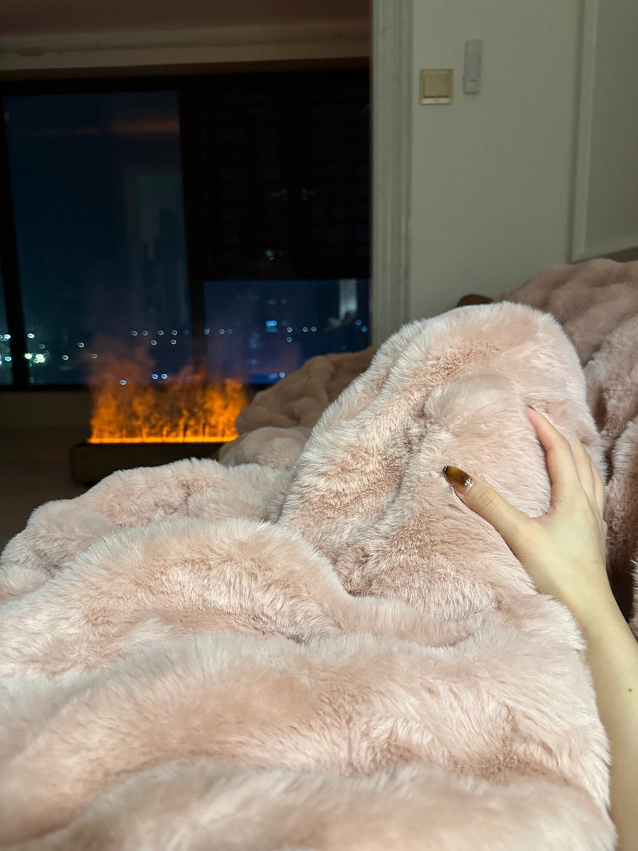 aliog706316's tweet photo. Cozy night in with homemade hot cocoa, a soft knit blanket, and my favorite playlist—home is where I slow down.， https://t.co/07lP61Yh0s