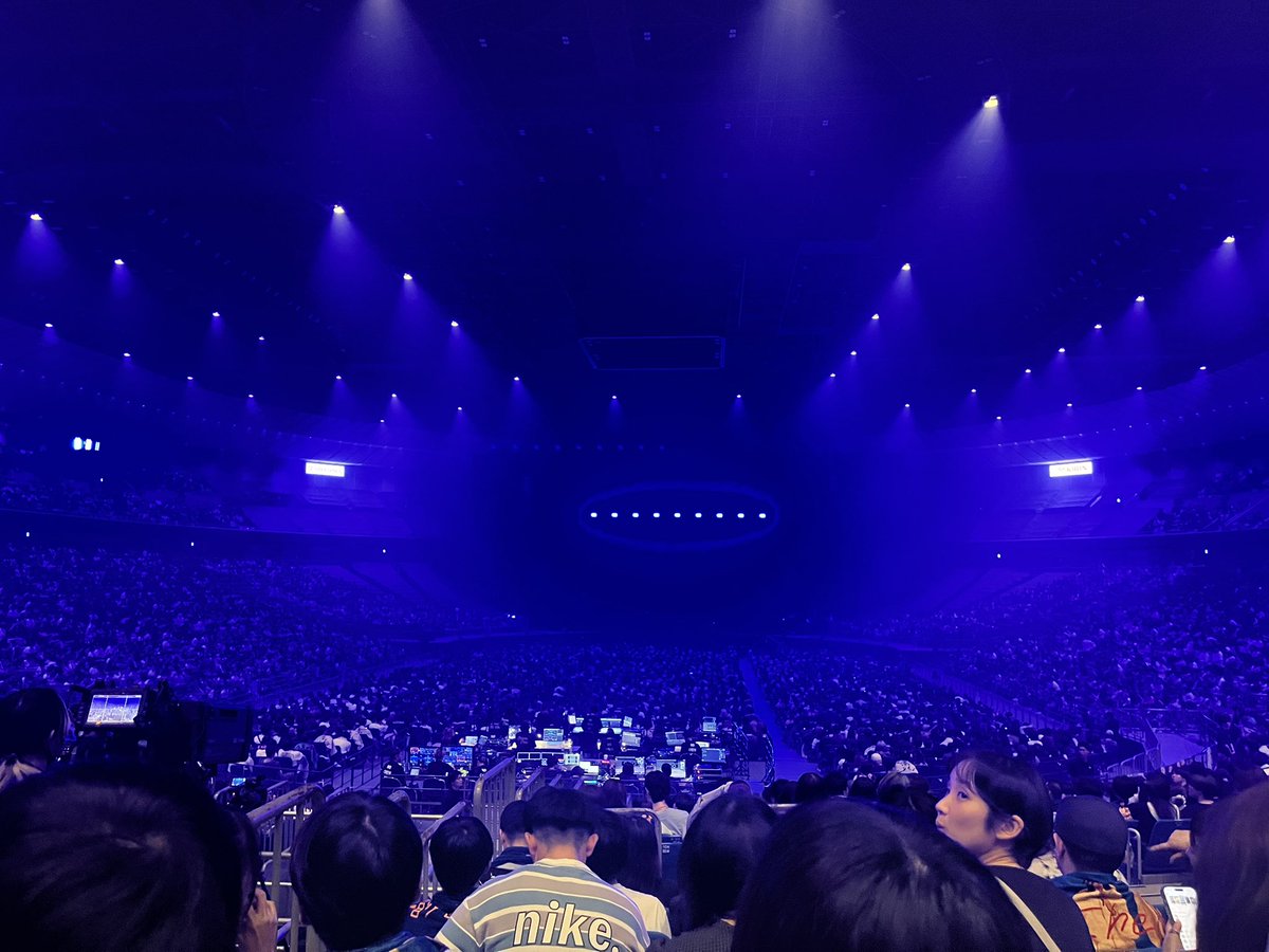 moetamota2's tweet photo. 絶景だった！誕生日当日の公演もパーカー当たったのも奇跡だしずっと大切に持ってた1stワンマンのタオルもようやく連れて行ってあげられたの嬉しすぎたな🥲本当にかっこよかったずっとだいすき https://t.co/9RonCVkEht