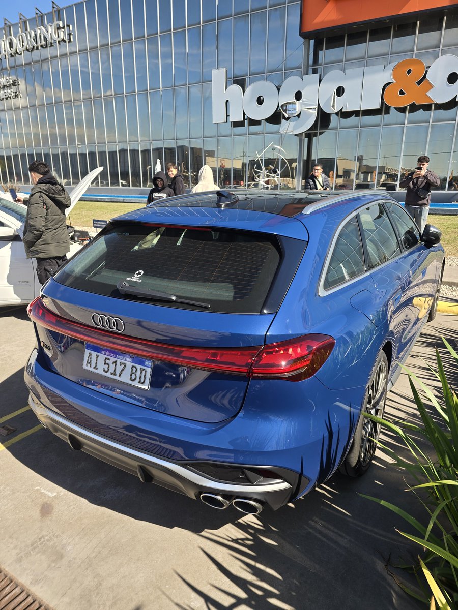 jotaeneaph's tweet photo. che que BOMBA el nuevo s5 avant https://t.co/0sAaTx5cBO
