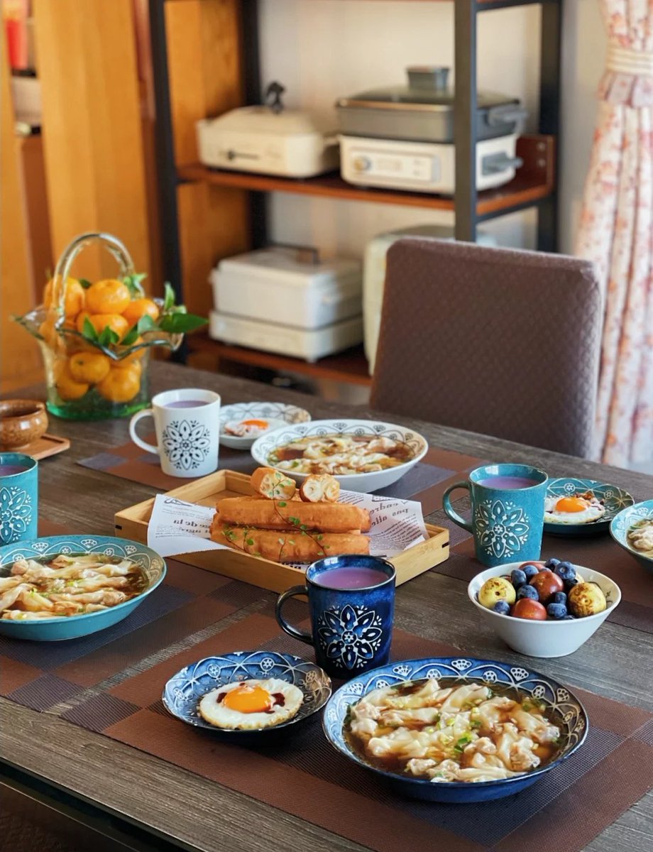 FlaviaZacahwq's tweet photo. Slow Sunday with my favorite people – pancakes, silly jokes and way too many hugs. This is what real joy tastes like. https://t.co/aA7M9qm1se