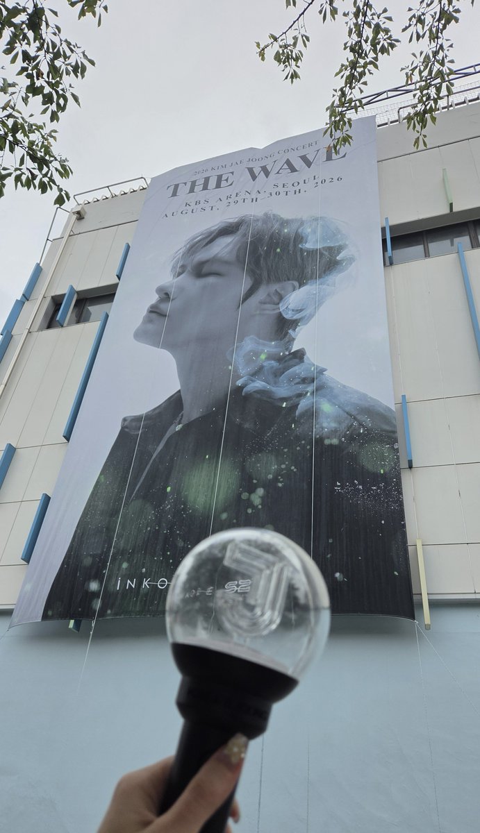 J_j_1269's tweet photo. ジェジュンの蚊の足みたいなわきの毛が存続の危機😭😭😭⚠️
11月ぐらいになくなっちゃいそう
40でひじがピンクかわいいし40でスキニーなのも好ましい😘
練り歩いたとき目の前来てくれて目合って...すき🫶

貴重な3公演行けて幸せだ～😳

#JAEJOONG #ジェジュン #김재중 #金在中 
#THE_WAVE #더웨이브 https://t.co/6zAhr7r8p8