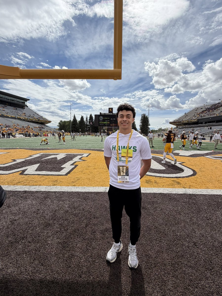 kjrich_09's tweet photo. Thank you for showing me what @wyo_football  is all about! Definitely a great gameday experience and a 🔥environment. Congrats on the win @WyoFBRecruiting @JaySawvel @JamoBrown_ @CoachJBHall https://t.co/fmSCYOb2eB