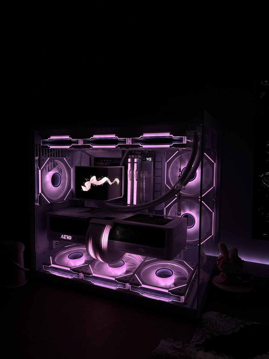 lovvepetals's tweet photo. love my setup ⊹ ࣪ ˖ ໒꒱ https://t.co/8qSWVsR7hR