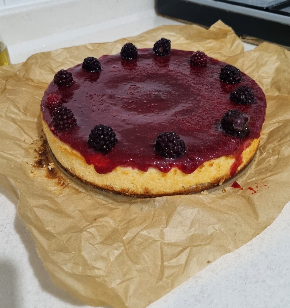 Melayyca's tweet photo. Baklava yapmayı bilmediğim için ilerde çocuklarıma frambuazlı cheescake yapıcam https://t.co/VKK4MFlJGO