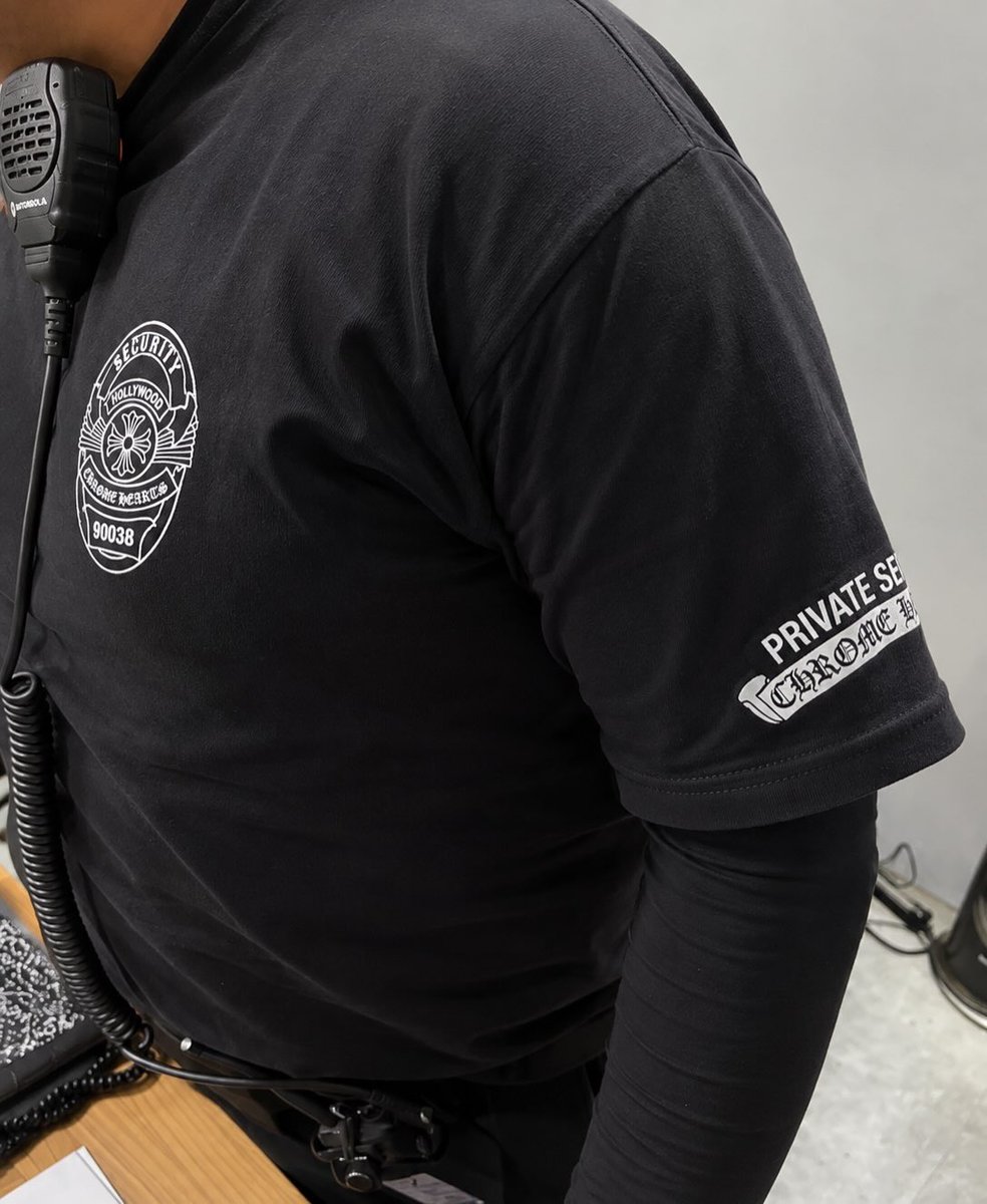 Ovrnundr's tweet photo. Chrome Hearts security https://t.co/uACWe6yAM1