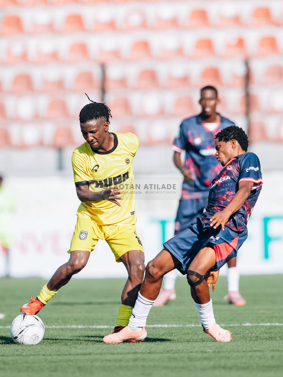 Olaotan_atilade's tweet photo. DERBY DAY BELONGS TO SPORTING. 🔥

Sporting Lagos cruise past Inter Lagos 3–0 to claim the bragging rights in the Lagos Derby.

📍 Mobolaji Johnson Arena
📸 @Olaotan_atilade for @OAPSPORTSMEDIA 

#NPFL #LagosDerby #SportingLagos #InterLagos #NigerianFootball #OAPSportsMedia https://t.co/EPVQR7aGE8