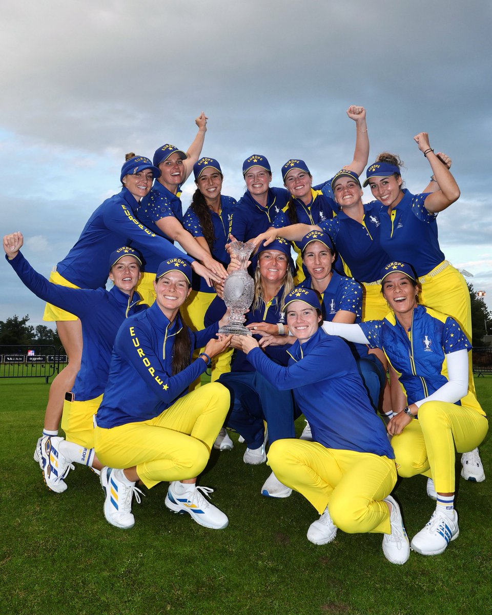 SolheimCupEuro's tweet photo. CHAMPS. 🏆

#TeamEurope | #SolheimCup https://t.co/JlC4wcHbGJ