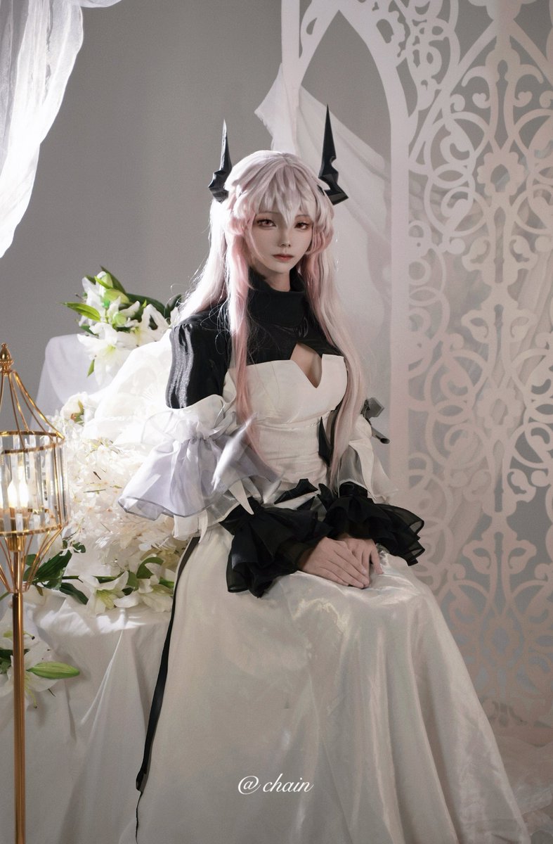 Orangejuice0515's tweet photo. Gentle, yet burdened by fate.#Arknightsㅤ #Theresa #cosplayㅤㅤㅤㅤㅤㅤㅤ https://t.co/OdUn91l5dY