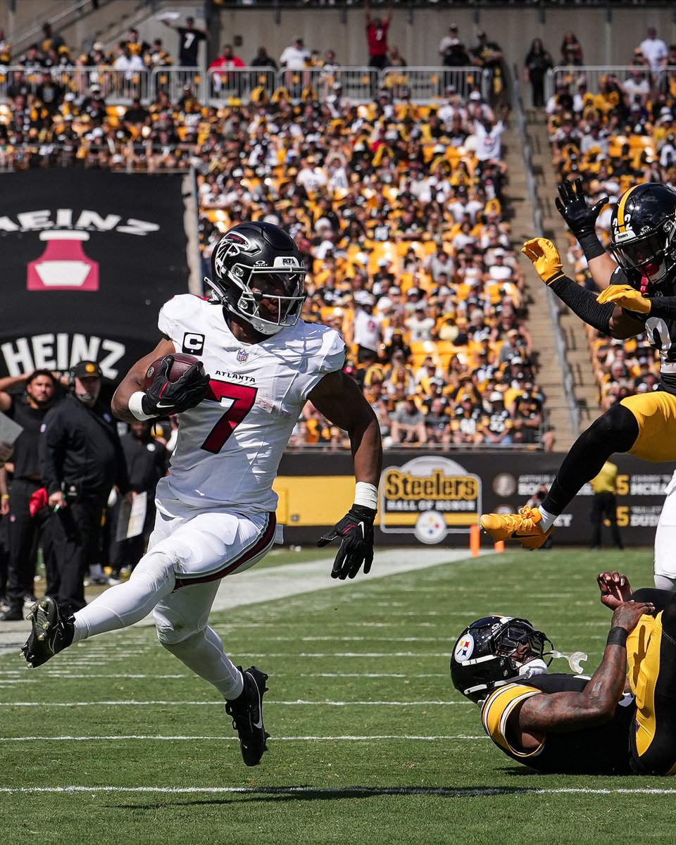 AtlantaFalcons's tweet photo. First one of the season! https://t.co/d1pZFEGBao