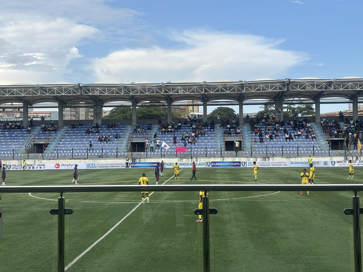 Burgeoningkx's tweet photo. First Lagos derby in 10 years
#NPFL26 #Lagosderby #INTSPO https://t.co/xHM5B3BnLf
