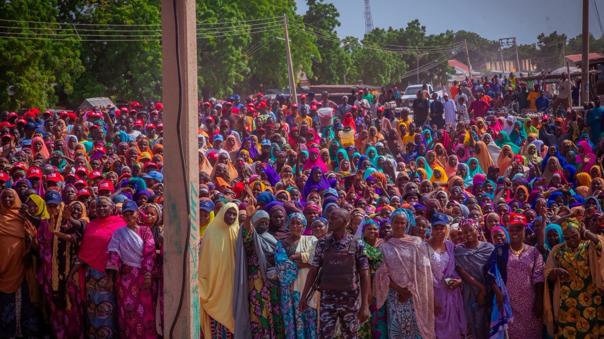 honbetara1's tweet photo. En route to Abuja, I made a stopover in Kwaya-Kusar to commission the Betara Mobilisation Group office. I am always excited to see my people expressing such love and support towards the vision.
#astepfurther
#SharedProsperity
#ImpactFirst https://t.co/8xsm9POcrp